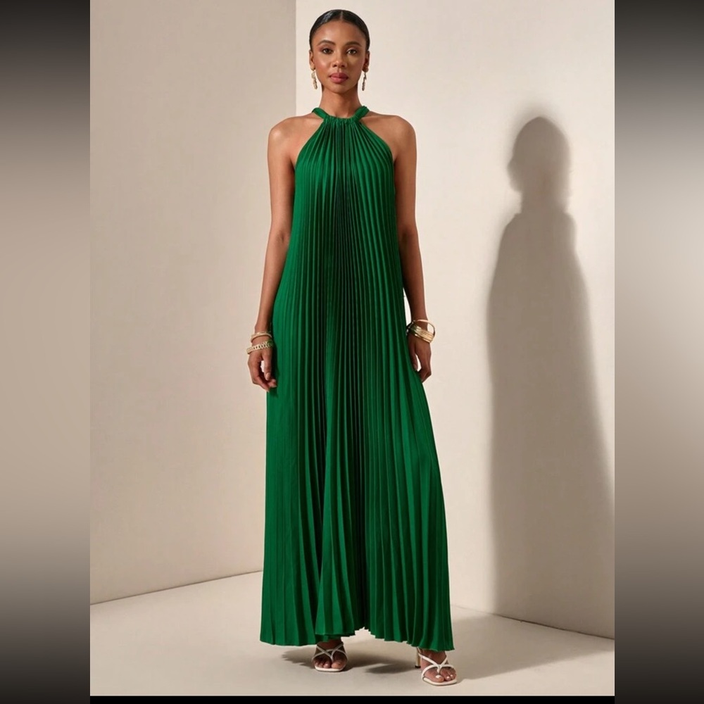 NEW PLUS ❤️‎ / Regular Size -  Elegant Green Halter Maxi Dress - Picture 6 of 10